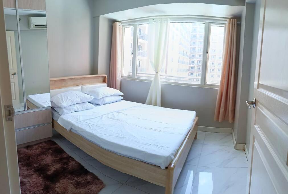 Monarch Parksuites - Balmoral Place Paranaque City Eksteriør bilde