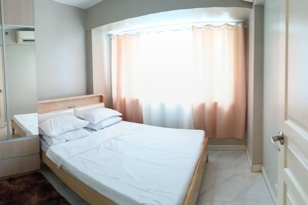Monarch Parksuites - Balmoral Place Paranaque City Eksteriør bilde