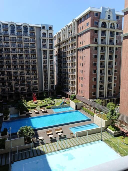 Monarch Parksuites - Balmoral Place Paranaque City Eksteriør bilde