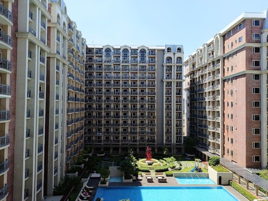 Monarch Parksuites - Balmoral Place Paranaque City Eksteriør bilde