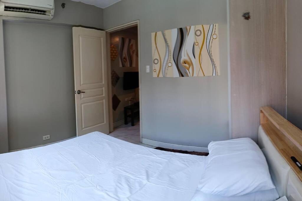 Monarch Parksuites - Balmoral Place Paranaque City Eksteriør bilde